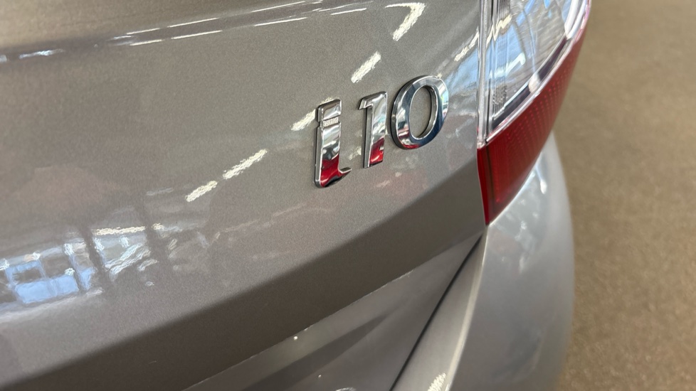Hyundai i10 1.0 MPi SE Connect 5dr Auto Petrol Hatchback - Image 46