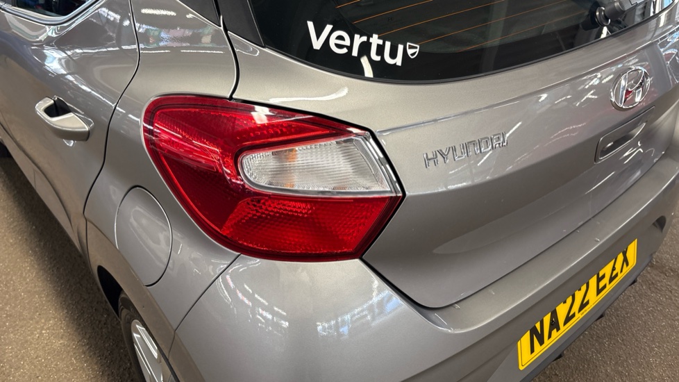 Hyundai i10 1.0 MPi SE Connect 5dr Auto Petrol Hatchback - Image 50