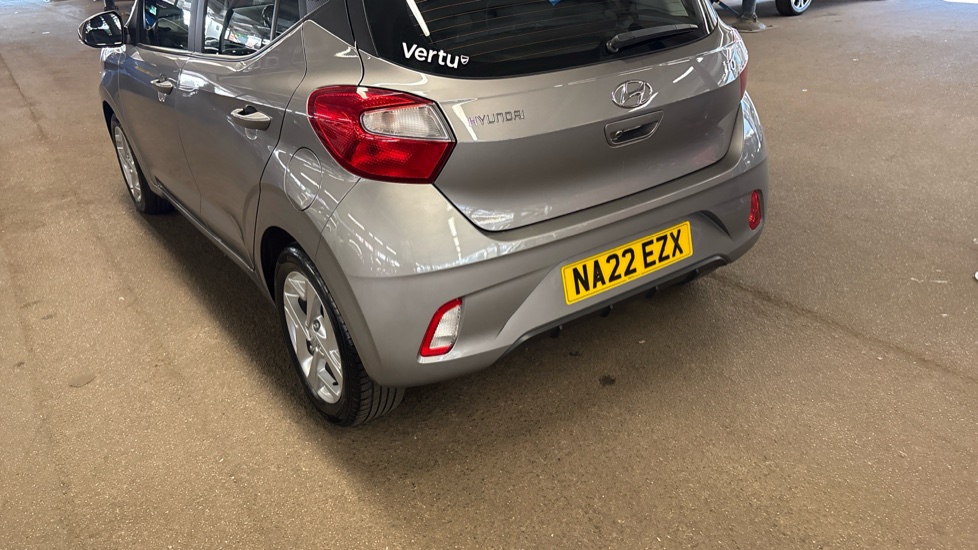 Hyundai i10 1.0 MPi SE Connect 5dr Auto Petrol Hatchback - Image 51
