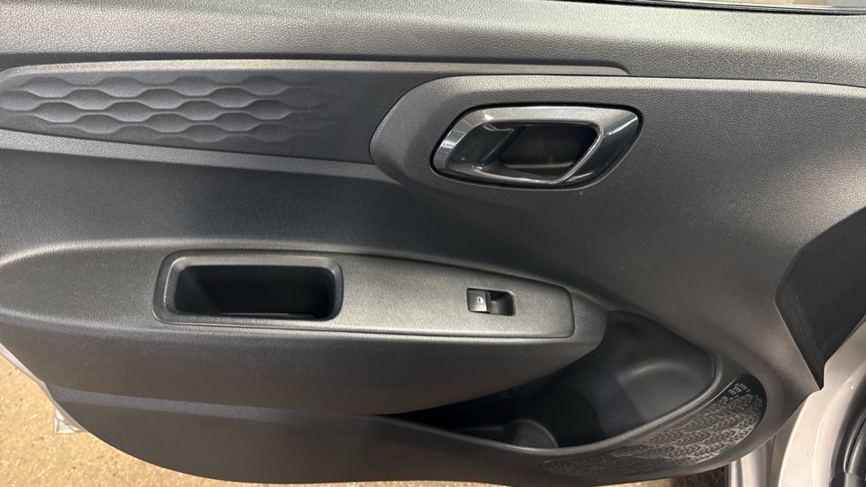 Hyundai i10 1.0 MPi SE Connect 5dr Auto Petrol Hatchback - Image 66