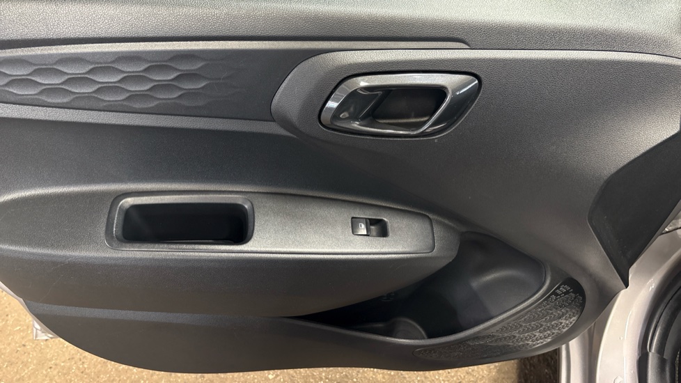 Hyundai i10 1.0 MPi SE Connect 5dr Auto Petrol Hatchback - Image 67