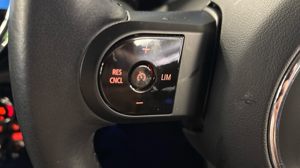 MINI Hatchback 1.5 Cooper Classic 5dr Auto Petrol Hatchback - Image 27
