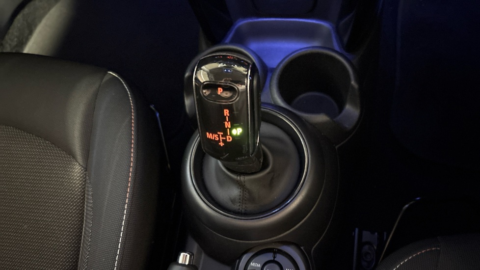 MINI Hatchback 1.5 Cooper Classic 5dr Auto Petrol Hatchback - Image 38