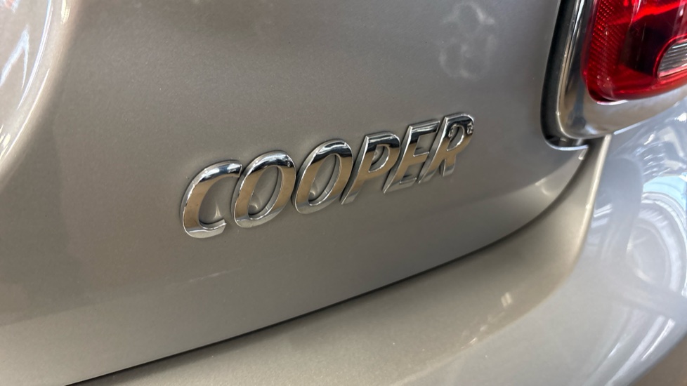MINI Hatchback 1.5 Cooper Classic 5dr Auto Petrol Hatchback - Image 47
