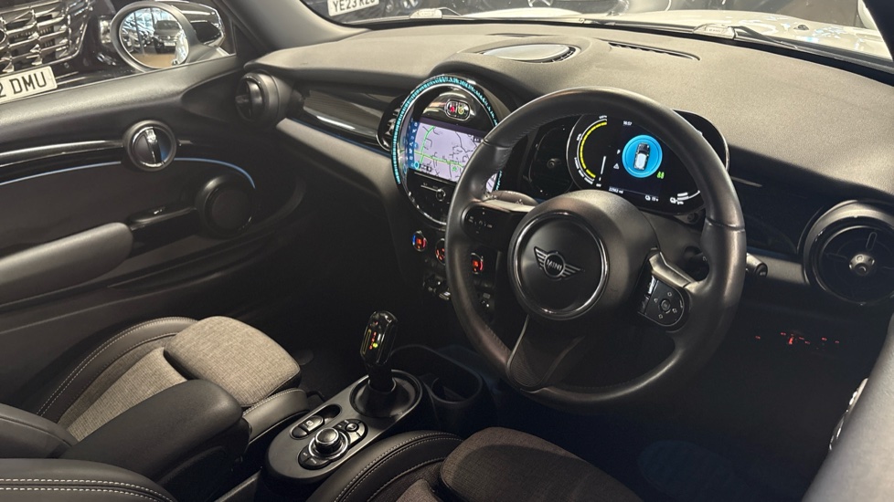 MINI Hatchback 135kW Cooper S Level 2 33kWh 3dr Auto Electric Hatchback - Image 11
