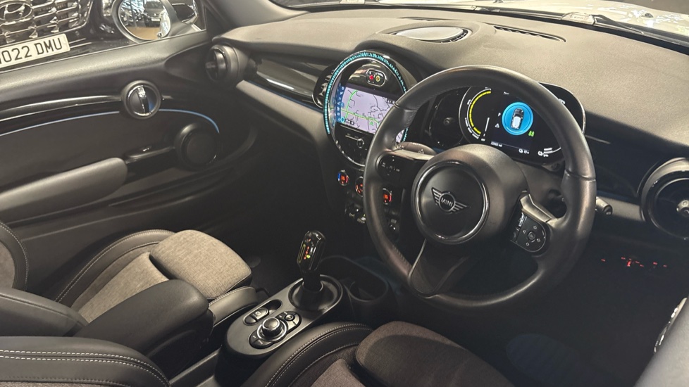 MINI Hatchback 135kW Cooper S Level 2 33kWh 3dr Auto Electric Hatchback - Image 14