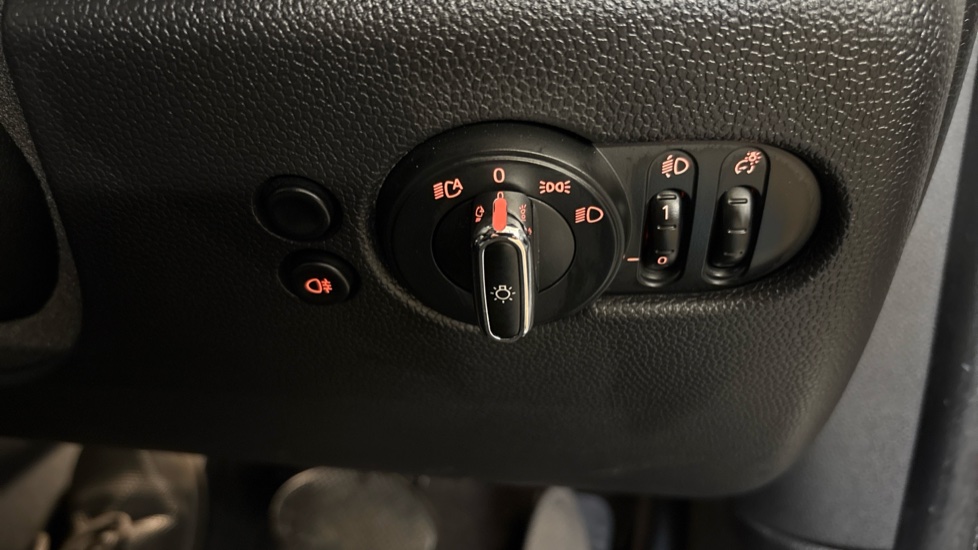 MINI Hatchback 135kW Cooper S Level 2 33kWh 3dr Auto Electric Hatchback - Image 25