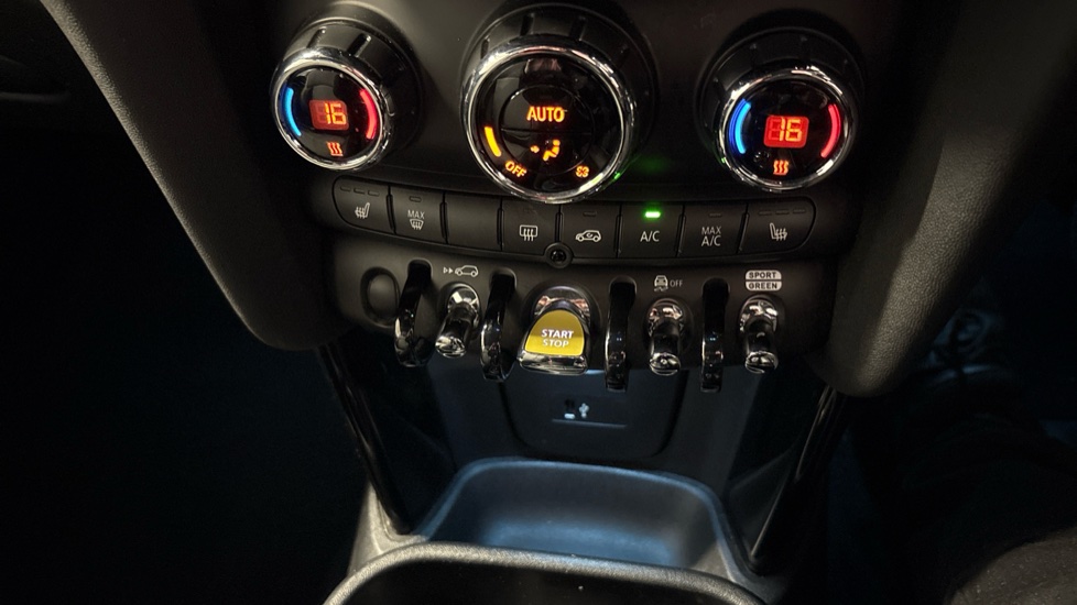 MINI Hatchback 135kW Cooper S Level 2 33kWh 3dr Auto Electric Hatchback - Image 37