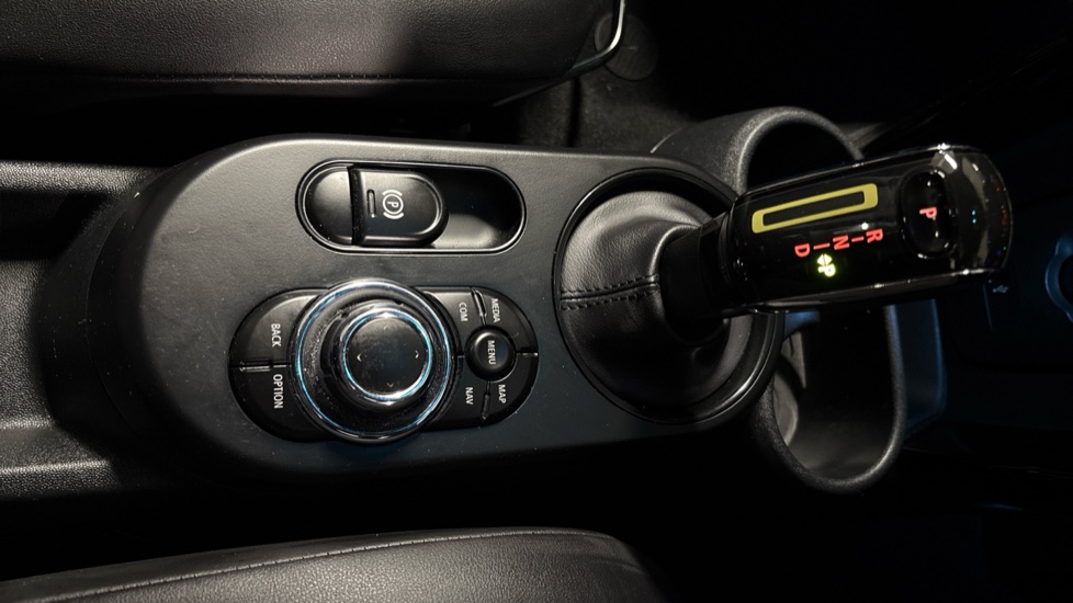 MINI Hatchback 135kW Cooper S Level 2 33kWh 3dr Auto Electric Hatchback - Image 40