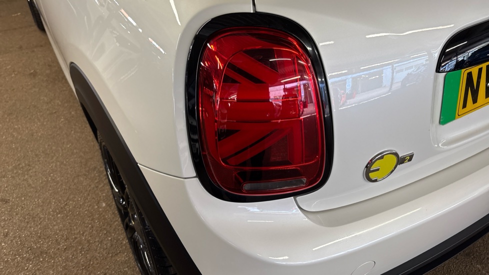MINI Hatchback 135kW Cooper S Level 2 33kWh 3dr Auto Electric Hatchback - Image 48
