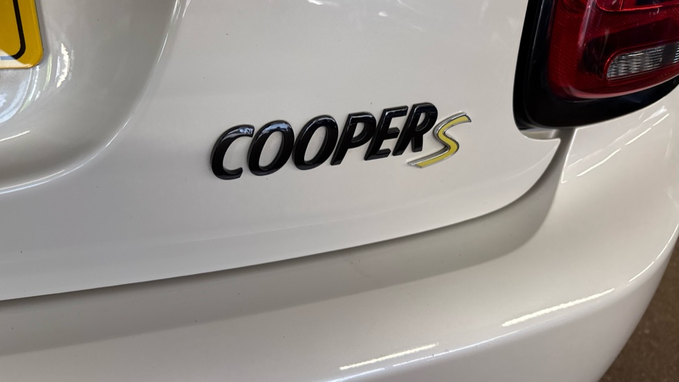 MINI Hatchback 135kW Cooper S Level 2 33kWh 3dr Auto Electric Hatchback - Image 50