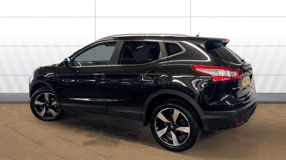 Nissan Qashqai 1.6 dCi N-Connecta 5dr Xtronic Diesel Hatchback - Image 2