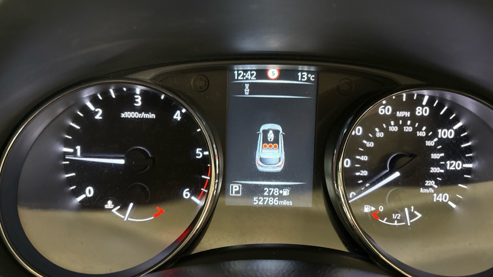 Nissan Qashqai 1.6 dCi N-Connecta 5dr Xtronic Diesel Hatchback - Image 18