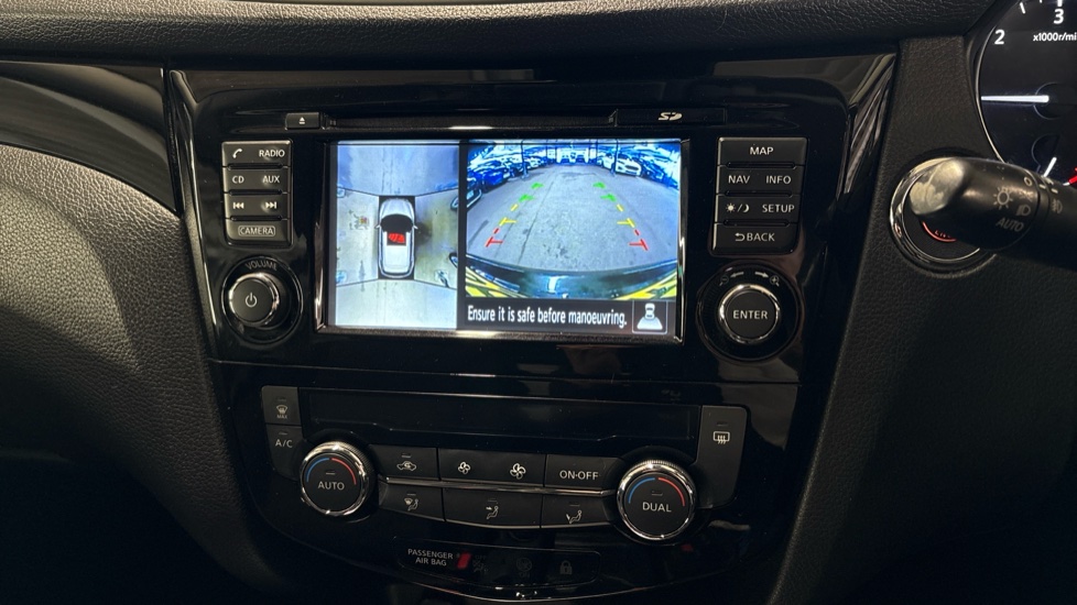 Nissan Qashqai 1.6 dCi N-Connecta 5dr Xtronic Diesel Hatchback - Image 21