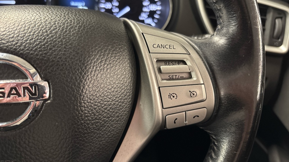 Nissan Qashqai 1.6 dCi N-Connecta 5dr Xtronic Diesel Hatchback - Image 27