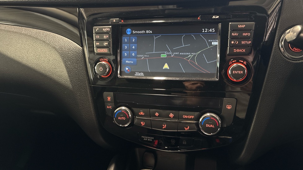 Nissan Qashqai 1.6 dCi N-Connecta 5dr Xtronic Diesel Hatchback - Image 33