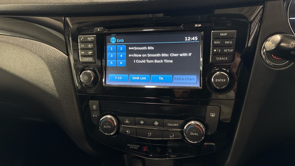 Nissan Qashqai 1.6 dCi N-Connecta 5dr Xtronic Diesel Hatchback - Image 34