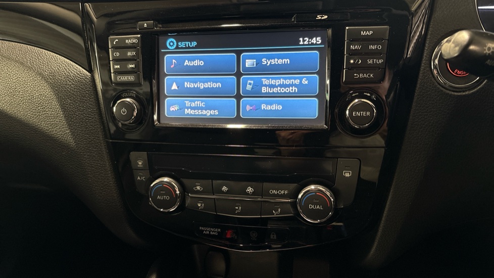 Nissan Qashqai 1.6 dCi N-Connecta 5dr Xtronic Diesel Hatchback - Image 35