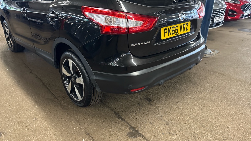 Nissan Qashqai 1.6 dCi N-Connecta 5dr Xtronic Diesel Hatchback - Image 54