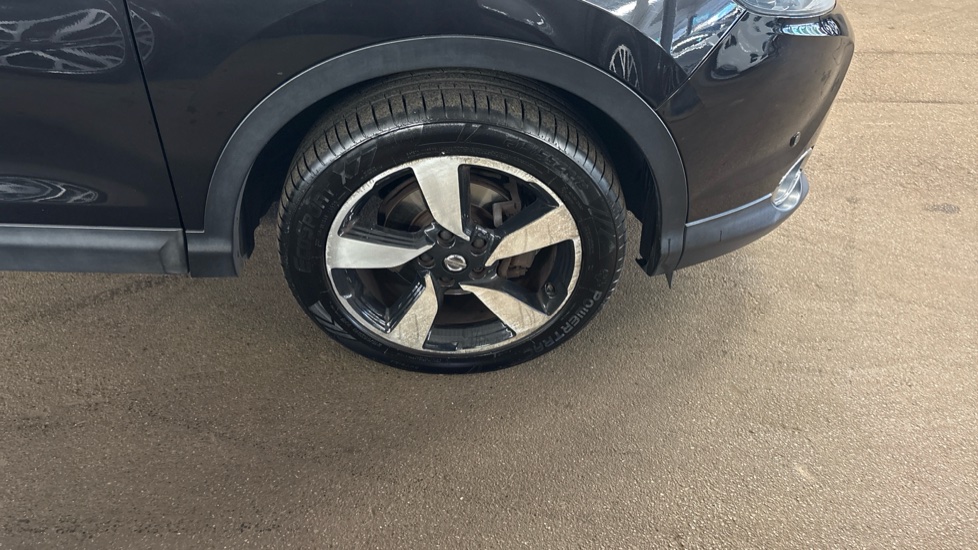 Nissan Qashqai 1.6 dCi N-Connecta 5dr Xtronic Diesel Hatchback - Image 56
