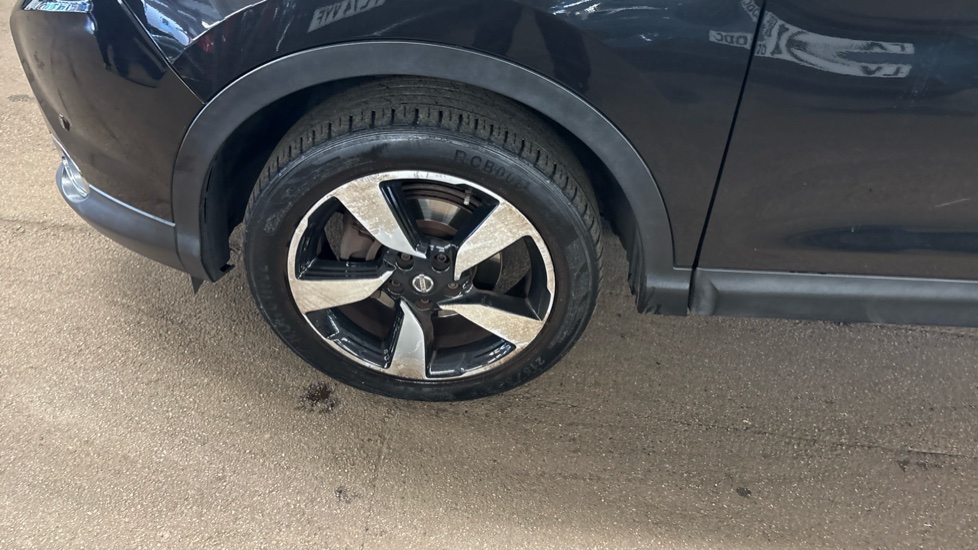 Nissan Qashqai 1.6 dCi N-Connecta 5dr Xtronic Diesel Hatchback - Image 59