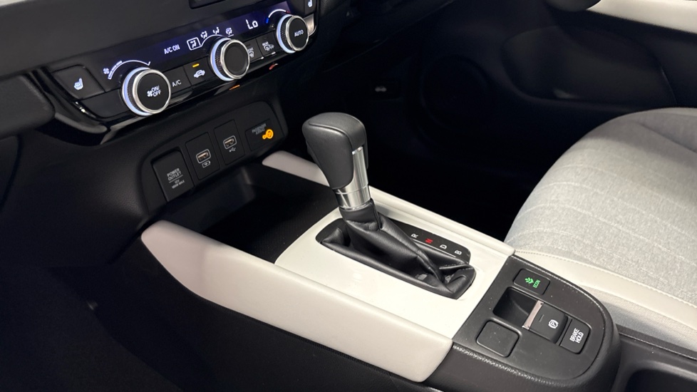 Honda Jazz 1.5 i-MMD Hybrid EX 5dr eCVT Hybrid Hatchback - Image 13