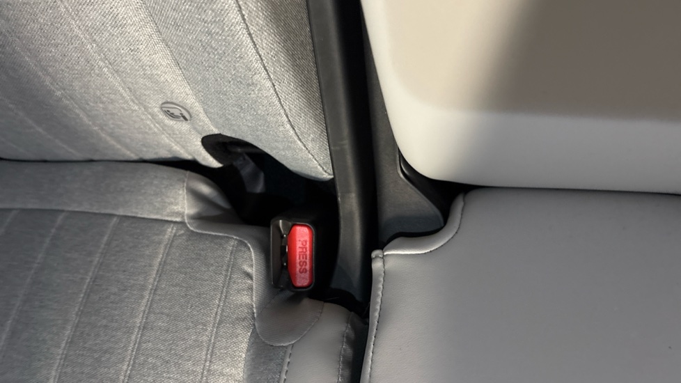Honda Jazz 1.5 i-MMD Hybrid EX 5dr eCVT Hybrid Hatchback - Image 17