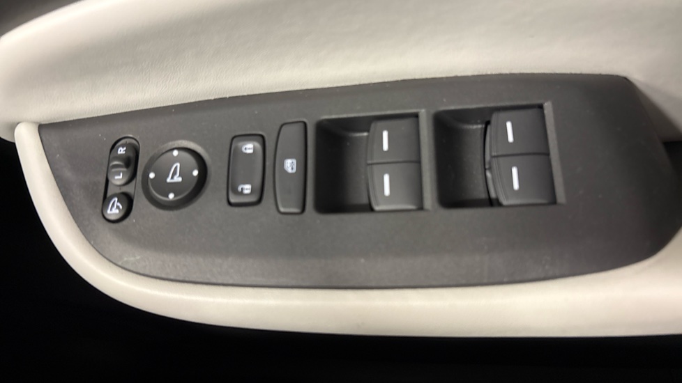Honda Jazz 1.5 i-MMD Hybrid EX 5dr eCVT Hybrid Hatchback - Image 23