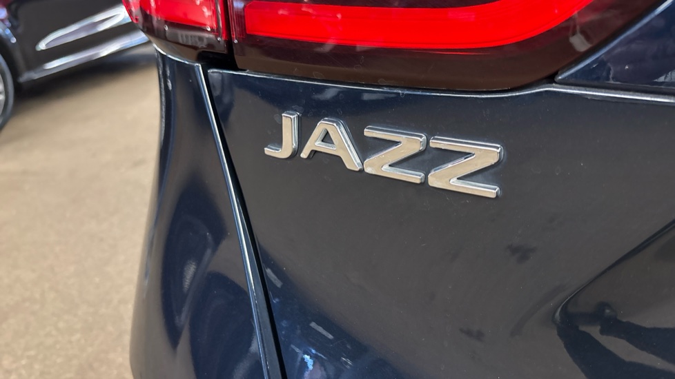 Honda Jazz 1.5 i-MMD Hybrid EX 5dr eCVT Hybrid Hatchback - Image 52