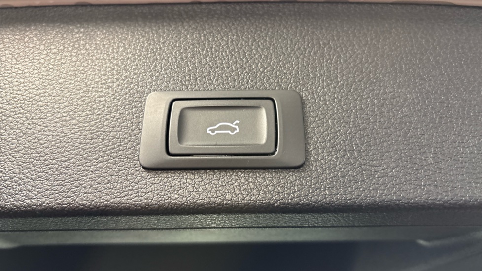 Audi Q2 35 TFSI S Line 5dr S Tronic Petrol Estate - Image 75