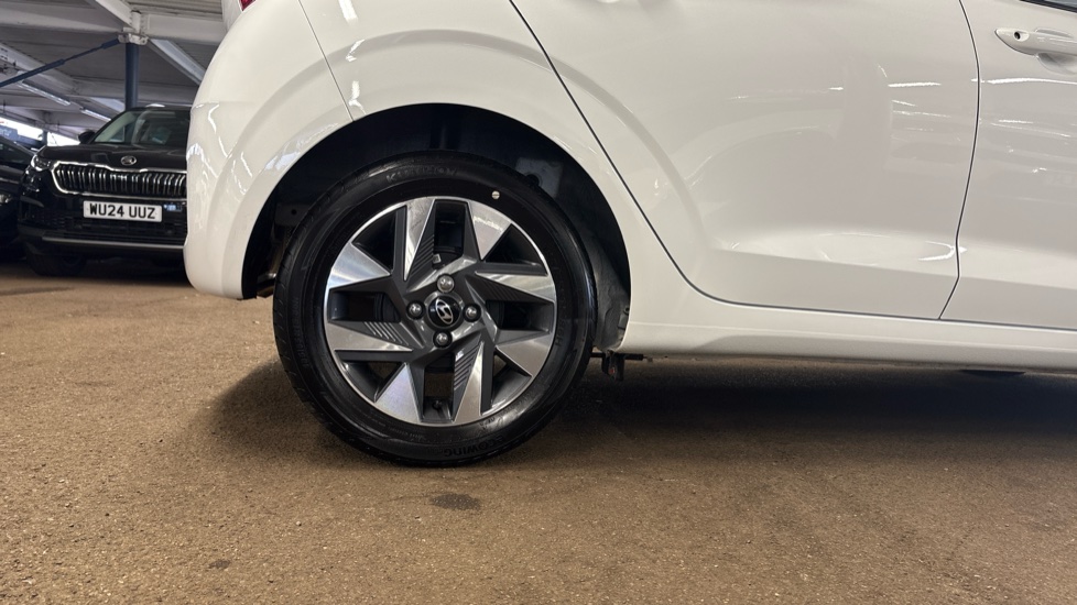 Hyundai i10 1.0 [63] Advance 5dr Auto [Nav] Petrol Hatchback - Image 7
