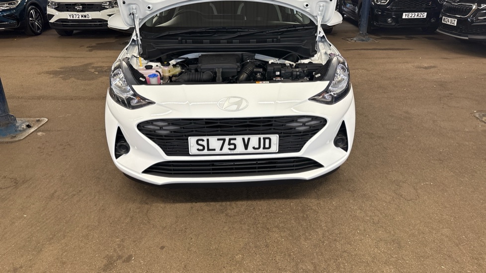 Hyundai i10 1.0 [63] Advance 5dr Auto [Nav] Petrol Hatchback - Image 8