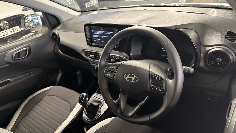 Hyundai i10 1.0 [63] Advance 5dr Auto [Nav] Petrol Hatchback - Image 11