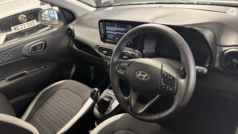 Hyundai i10 1.0 [63] Advance 5dr Auto [Nav] Petrol Hatchback - Image 14