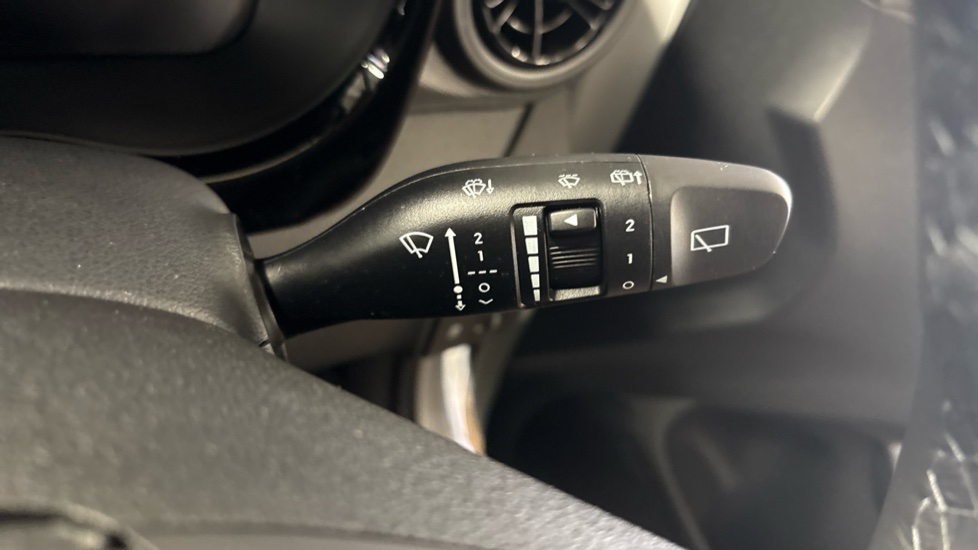 Hyundai i10 1.0 [63] Advance 5dr Auto [Nav] Petrol Hatchback - Image 30