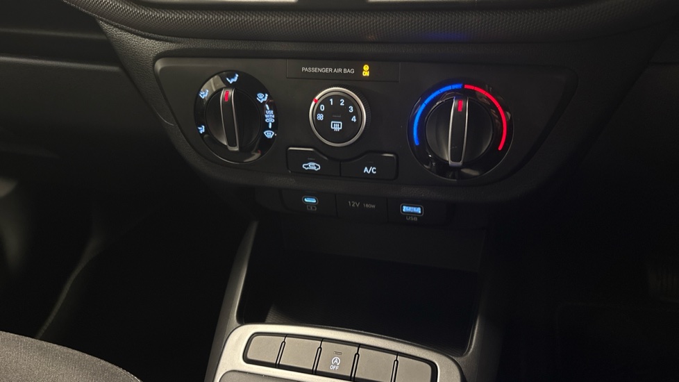 Hyundai i10 1.0 [63] Advance 5dr Auto [Nav] Petrol Hatchback - Image 36
