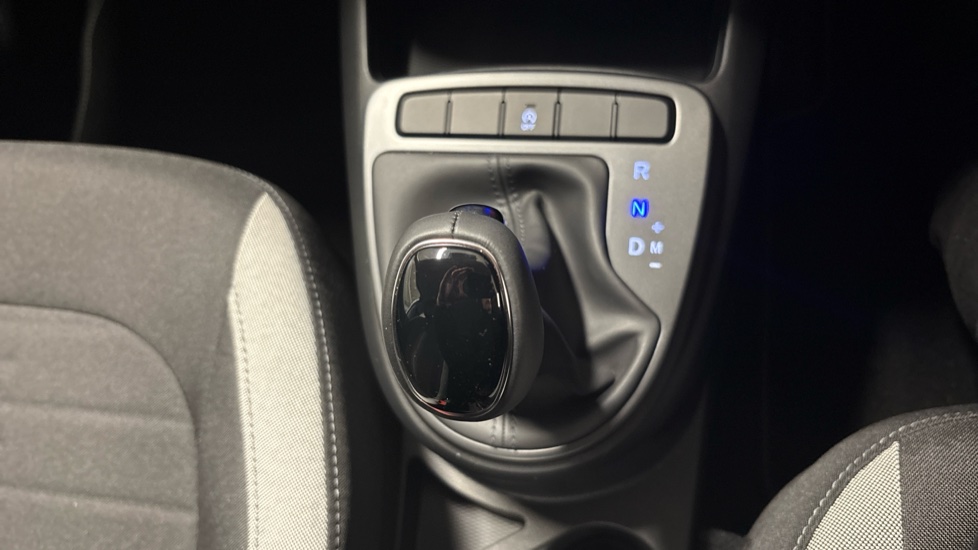 Hyundai i10 1.0 [63] Advance 5dr Auto [Nav] Petrol Hatchback - Image 37