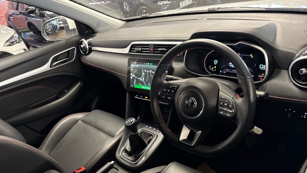 MG ZS 1.5 VTi-TECH Exclusive 5dr Petrol Hatchback - Image 11