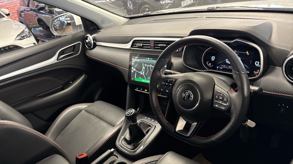 MG ZS 1.5 VTi-TECH Exclusive 5dr Petrol Hatchback - Image 14