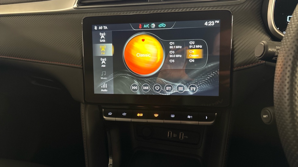 MG ZS 1.5 VTi-TECH Exclusive 5dr Petrol Hatchback - Image 37