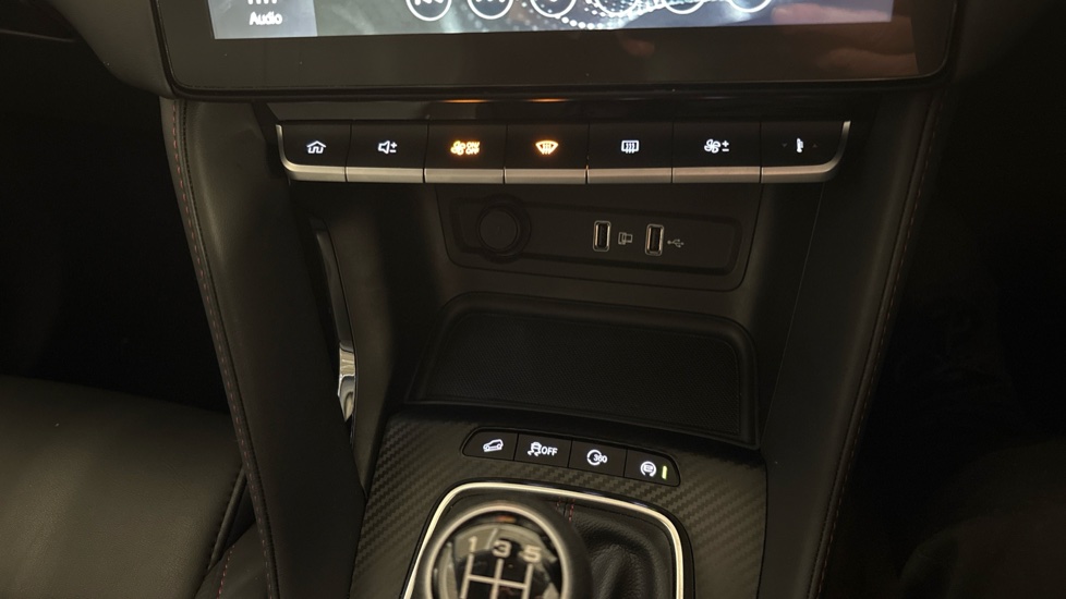 MG ZS 1.5 VTi-TECH Exclusive 5dr Petrol Hatchback - Image 38