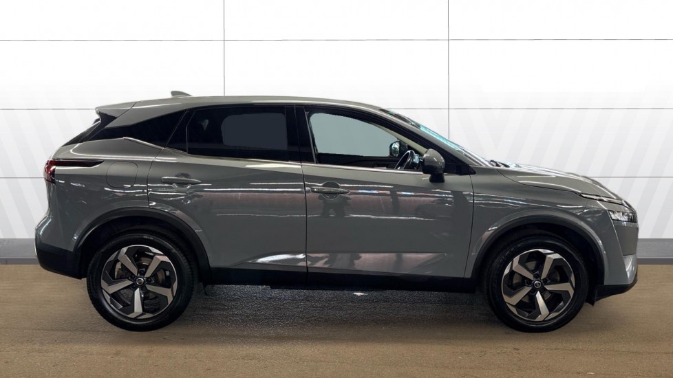 Nissan Qashqai 1.3 DiG-T MH N-Connecta 5dr Petrol Hatchback - Image 5