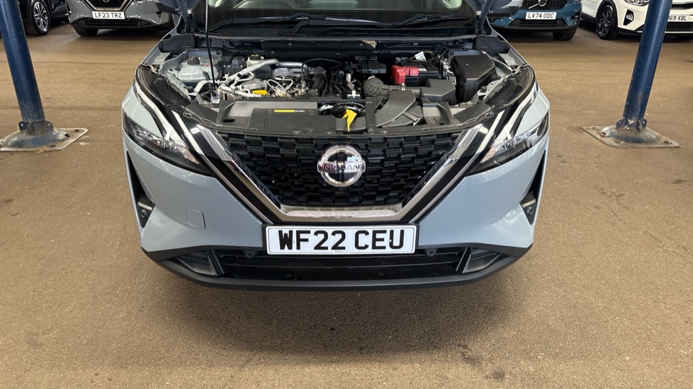 Nissan Qashqai 1.3 DiG-T MH N-Connecta 5dr Petrol Hatchback - Image 8