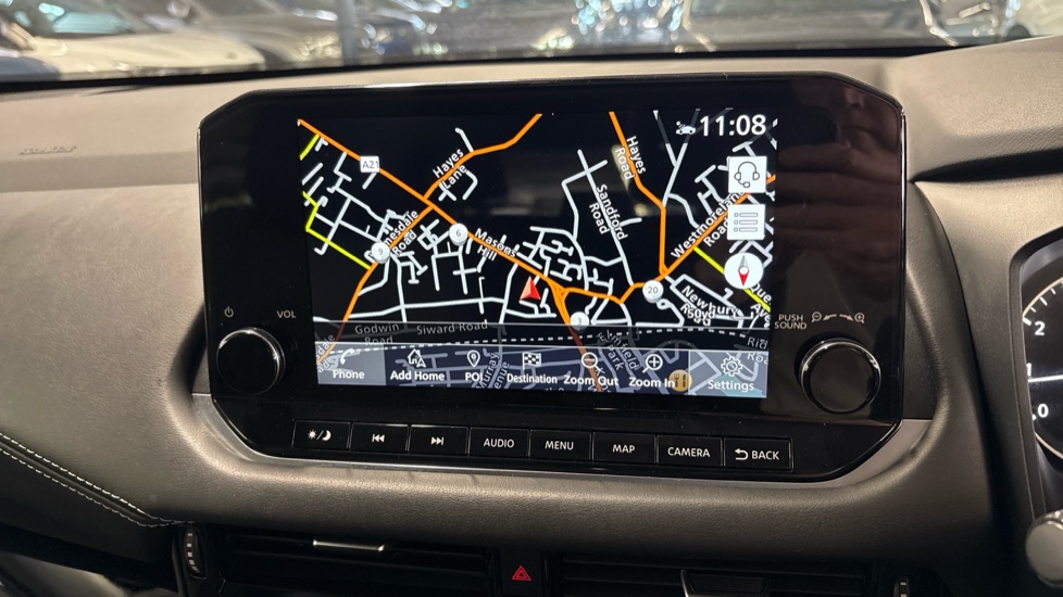 Nissan Qashqai 1.3 DiG-T MH N-Connecta 5dr Petrol Hatchback - Image 12