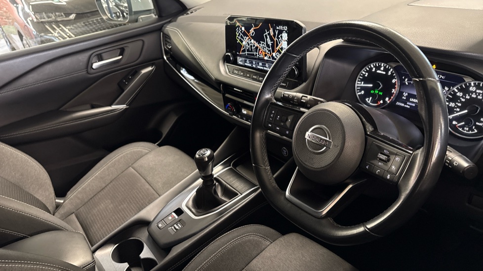 Nissan Qashqai 1.3 DiG-T MH N-Connecta 5dr Petrol Hatchback - Image 14