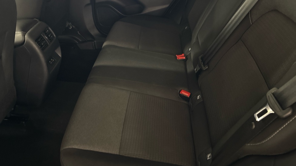 Nissan Qashqai 1.3 DiG-T MH N-Connecta 5dr Petrol Hatchback - Image 16