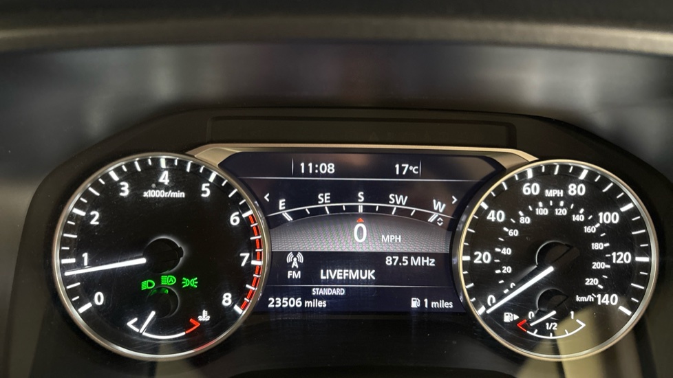 Nissan Qashqai 1.3 DiG-T MH N-Connecta 5dr Petrol Hatchback - Image 18