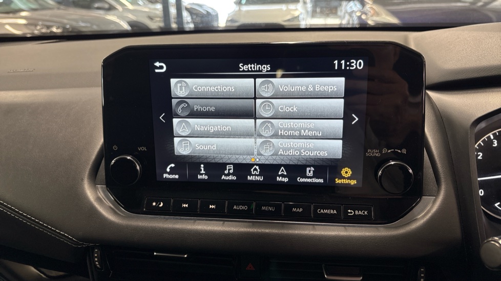 Nissan Qashqai 1.3 DiG-T MH N-Connecta 5dr Petrol Hatchback - Image 35