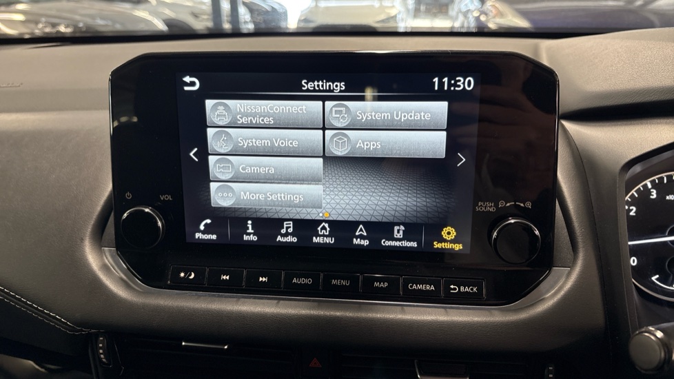 Nissan Qashqai 1.3 DiG-T MH N-Connecta 5dr Petrol Hatchback - Image 36