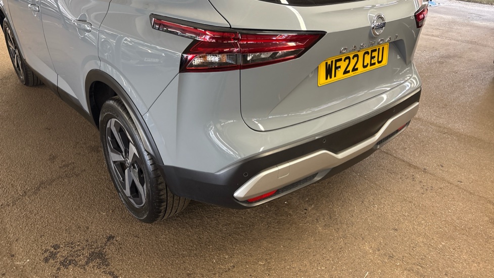 Nissan Qashqai 1.3 DiG-T MH N-Connecta 5dr Petrol Hatchback - Image 51